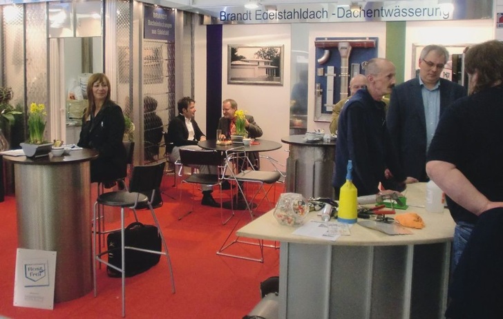 Susanne Bröhl (li.), Brandt Edelstahldach GmbH