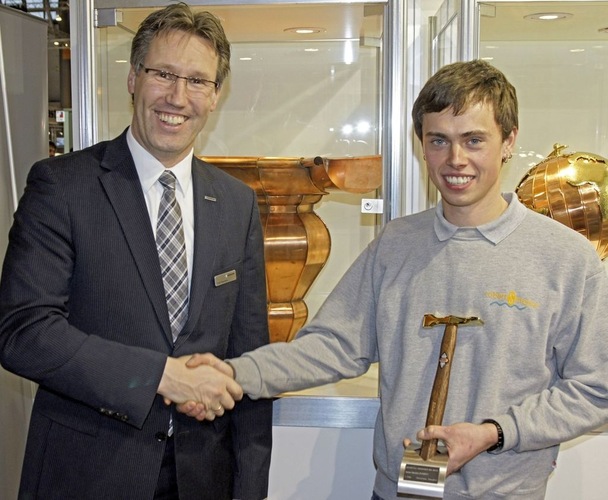 Frank Neumann (Rheinzink) und Christian Smejkal („Bester Klassiker“, Robert-Mayer-Schule Stuttgart) - Buck - © Buck Frank Neumann (Rheinzink) und Christian Smejkal („Bester Klassiker“, Robert-Mayer-Schule Stuttgart) - Buck - © Buck