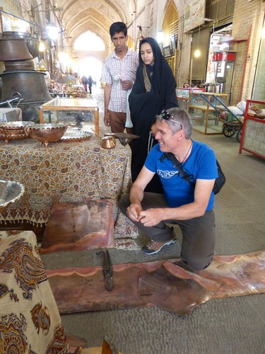 Spengler-Pfeife bauen auf dem Kupferbasar in Esfahan - Buck
