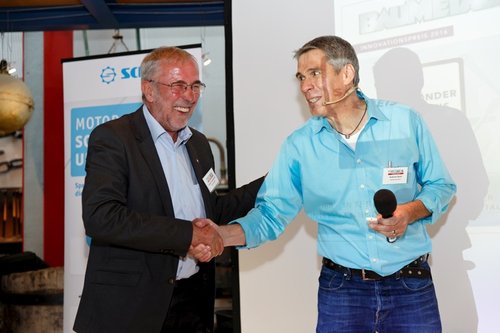 Hubert Trenkwalder (für den iib) und A. Buck (CR Baumetall) - https://fotografie-grasser.de/