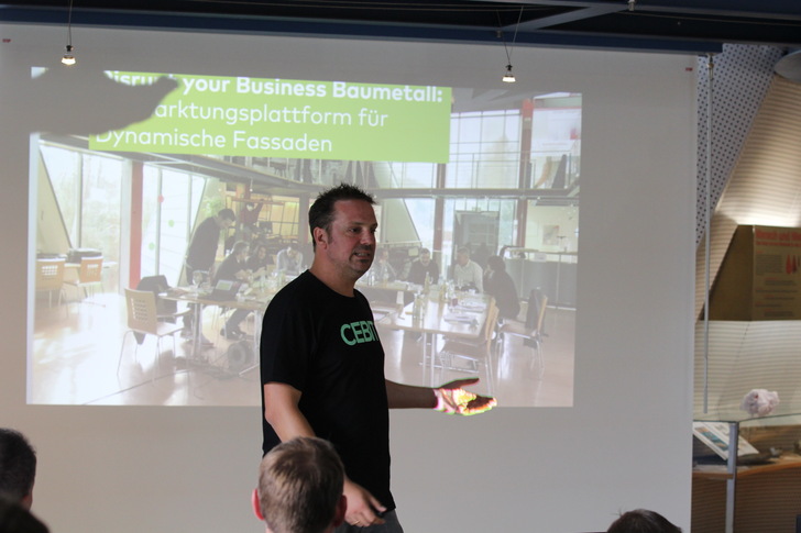 <p>Christian Bredlow spricht über Digitalisierung</p> - © Buck Christian Bredlow spricht über Digitalisierung - Buck