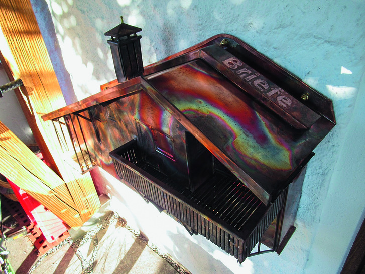 Kupferbriefkasten in Hausform 