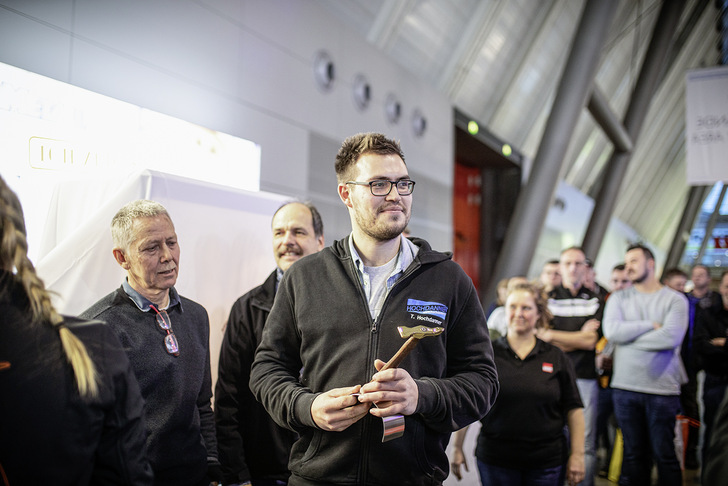 Tobias Hochdanner gewinnt goldenen Picard-Hammer für bestes Meisterstück - © Bild: pxl.craftsmanteam
