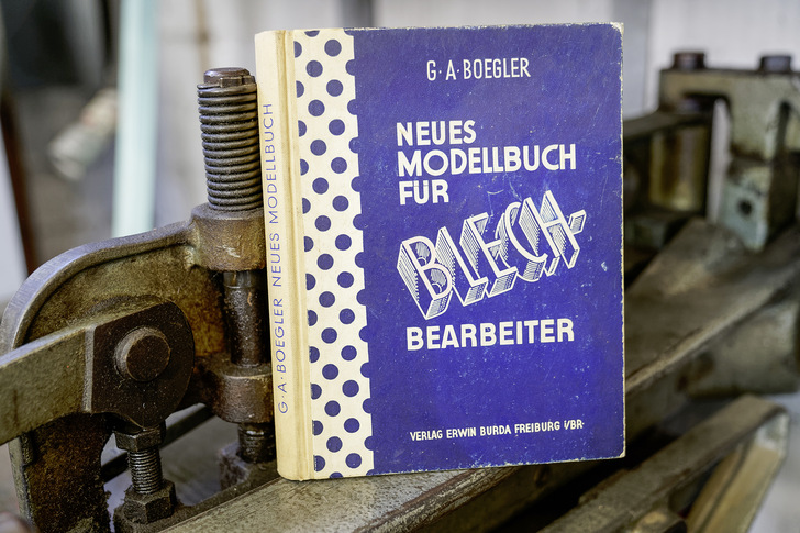 In der 5. Auflage erschien das Buch 1951 im Format 19 x 24 cm. Es zeigt auf 240 Seiten zahlreiche Abbildungen