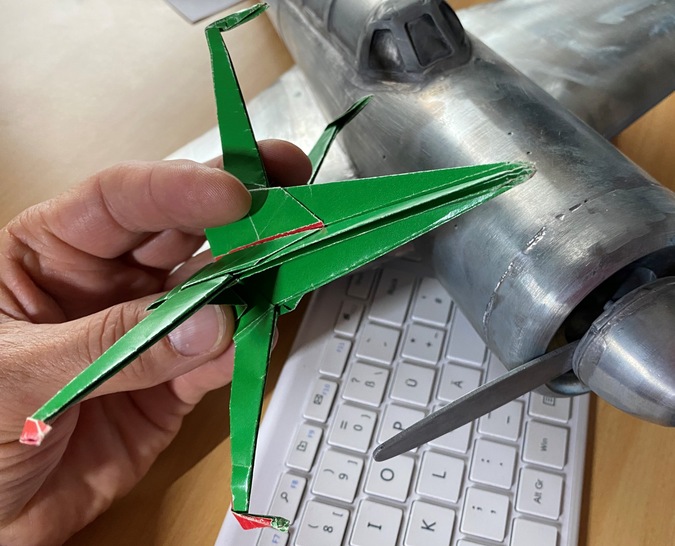 Origami-Entwurf eines X-Wing-Fighters