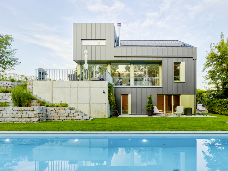 Das Haus von der Gartenseite - © Bild: Thilo Ross Fotografie, Heidelberg
