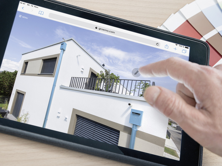 Mit dem Grömo-Online-Konfigurator kann die Wunschfarbe der Dachentwässerung bestimmt werden - © Bild: Grömo
