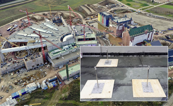 Das Erlebnisbad Rulantica umfasst eine Gesamtfläche von 32 600 m². Auf dem muschelförmigen Dach wurden umfangreiche Absturzsicherungen angebracht. Zum Einsatz kamen hier Anschlagpunkte der Luxtop-ASP-Reihe aus dem Hause ST Quadrat Fall Protection zur Befestigung auf Holz- und Betonuntergründen