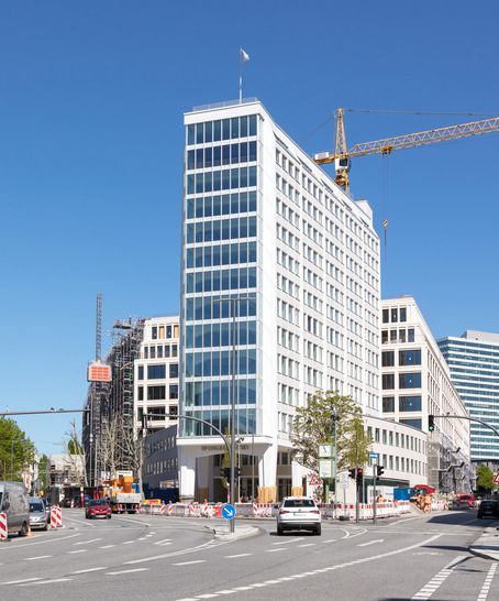 Wahrzeichen des Springer Quartiers: Das Springer-Hochhaus. 
