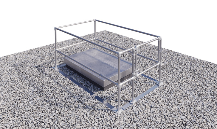 Die neue Roto-Absturzsicherung mit Sicherheitsgeländer ist nach DIN EN 13 374 gefertigt