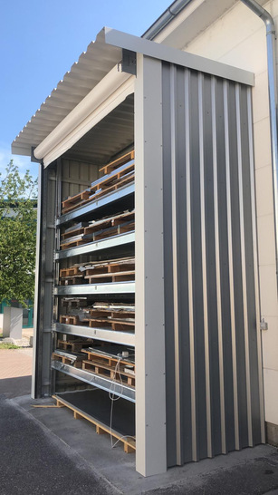 Wettergeschütztes Palettenregal von Elvedi