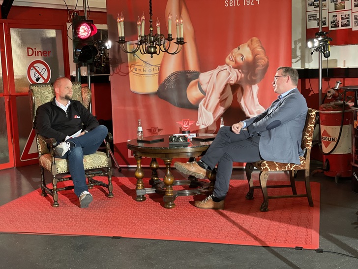 Rolf Fuhrmann (r.) im Fachgespräch mit Tobias Backhaus