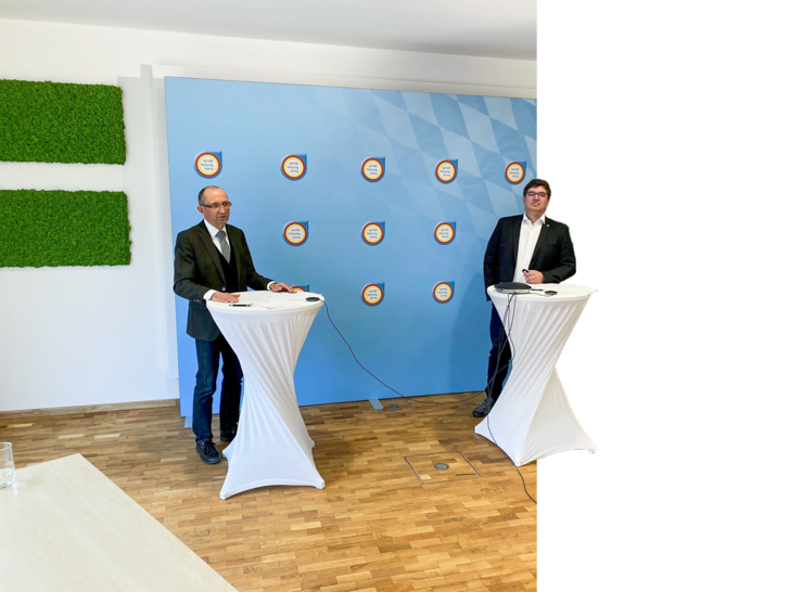 Moderatoren-Duo: Ulrich Leib und René Eberhardt - © Bild: Fachverband SHK Bayern
