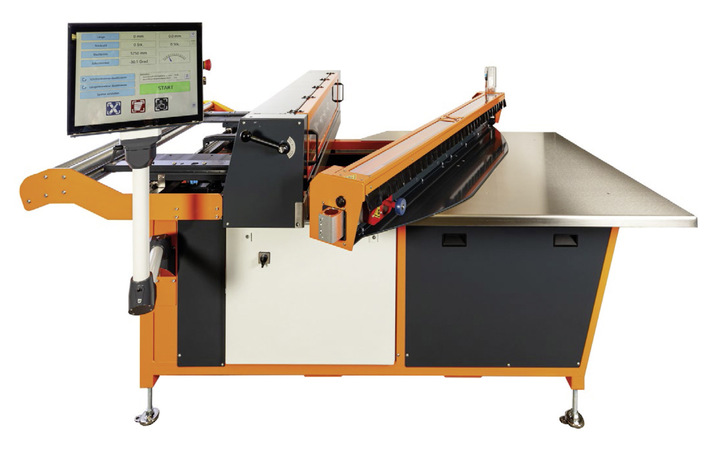X-Cut verbindet die Erfassung der Abmessungen auf der Baustelle mit dem automatischen Blechzuschnitt in der Werkstatt – Verstellmöglichkeit der Schnittwinkel inklusive