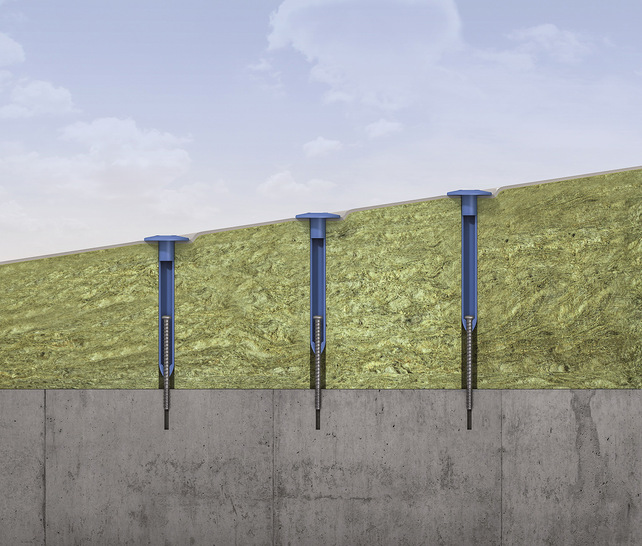 Die Tülle R50 von SFS ist u. a. eine ideale Lösung für das höhenverstellbare Befestigungssystem Isotak TIA für Gefälledämmungen