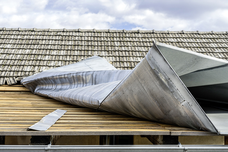 Vom Winde verweht: Ist eine Reklamation berechtigt oder handelt es sich hier um höhere Gewalt? Eine sensible Vorgehensweise ist in beiden Fällen erforderlich - © Bild: GettyImages/Photosampler
