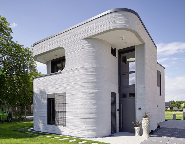 Formschön schmiegen sich die Attikaprofile an die Bauform