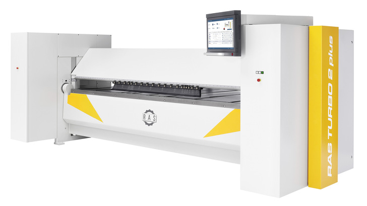 Neben der Bendex-Steuerung verfügt die RAS-Schwenkbiegemaschine Turbo2plus jetzt auch über OpenEditor