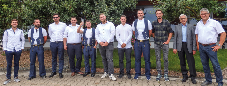 Dozenten und Meister: Steve Lerch, Marcel Kammerer, Hugo Schreitter, Andreas Schumacher, Daniel Kohler, Daniel Körner, Marco Theuergarten, Heiko Keller, Raphael Bensmann, Werner Braun und Chef-Meistermacher Bernd Kramer - © Bild: Die Meistermacher
