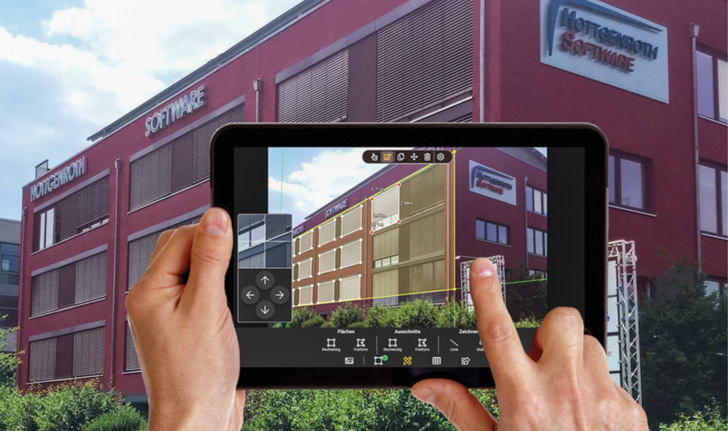 ﻿Die Fassade lässt sich per Smartphone oder Tablet aus verschiedensten Stand­positionen sicher erfassen - © Bild: Hottgenroth
