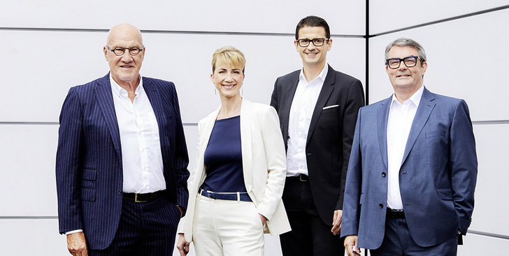 Heinrich R. Pohl mit Tochter Katja Boden (Director HR) und der Geschäftsführung der Pohl Metal Systems GmbH, Thorsten Evenkamp und Stephan Brandt