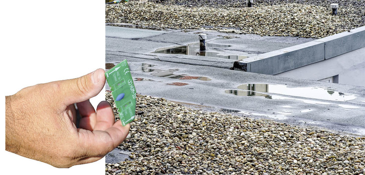 Flachdachleckortungs-Sensoren (HumID) können in die Wärmedämmung eingeschoben werden. Dank RFID-Technologie benötigen sie keine Batterie, keine Antenne und keinen Kabelanschluss. Das Auslesen der Sensoren erfolgt mit einem Lesegerät und einem üblichen Mobiltelefon