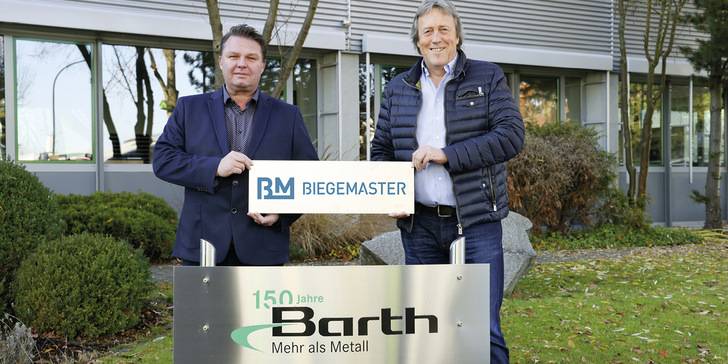 Mario Traub und Harald Baisch freuen sich über die Bekanntgabe der Vertriebs­partnerschaft - © Bild: Barth / Sperr & Lechner
