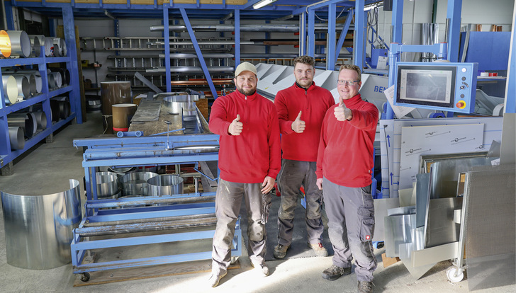 Marvin Burtscher, Max Kicherer und Thomas Vollmer freuen sich über ihre BendTron