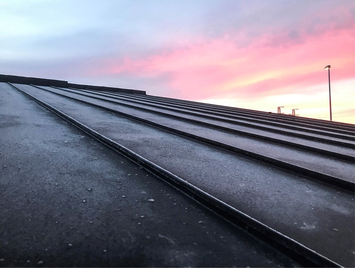 Isländische Wetterextreme wie Frost oder Sturm erfordern zuverlässige Dachbaustoffe