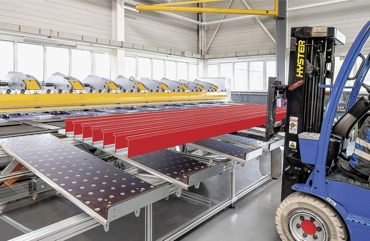 Videoausschnitt: Entnahme automatisiert produzierter Profile 