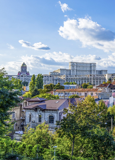 Blick auf die Kathedrale und den Parlamentspalast