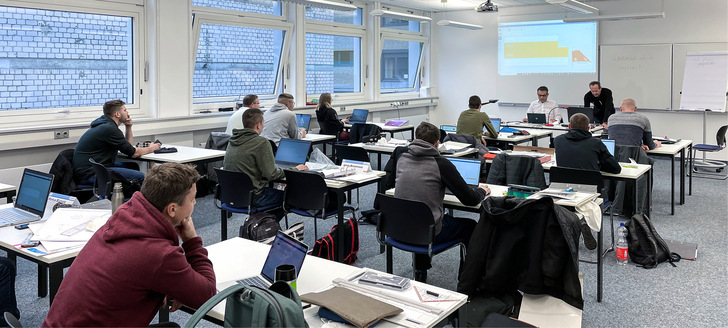 Luigi Greco unterrichtet die Würzburger Meisterschüler