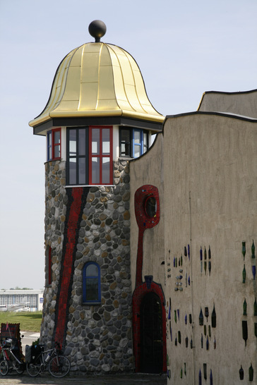 Markthalle Altenrhein, CH / Hundertwasser Architektur