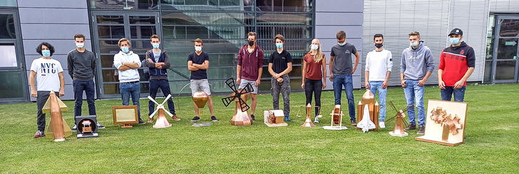 Respekt: Gesellin und Gesellen der Südtiroler Abschlussklasse 2021 präsentieren ihre Arbeiten