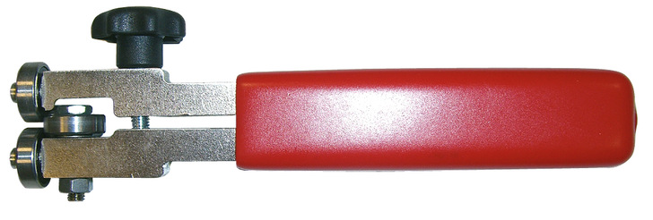 1. Der Kantenanreifer eignet sich zum Anbiegen kleinster Tropfkanten