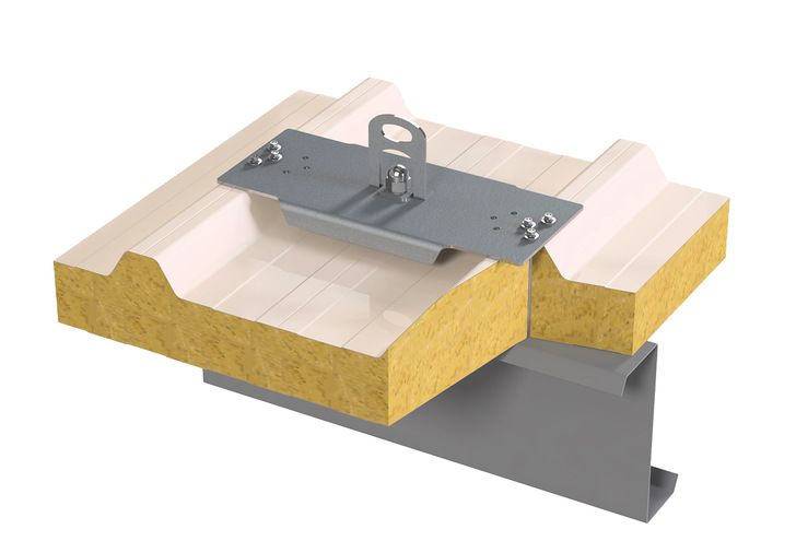 Für Sandwich­elemente: Der LUX-top SDS ist eine in Deutschland bauaufsichtlich zugelassene Alternative zum hauseigenen Anschlagpunkt LUX-top RVT