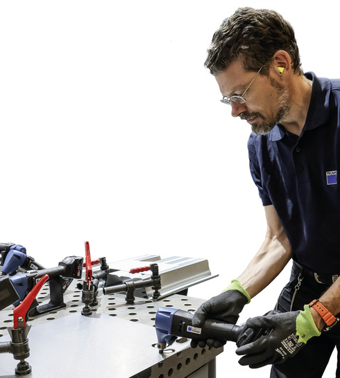 Bei Trumpf werden Akku- und Elektrowerkzeuge vorgeführt, aber auch von den Messebesuchern ausgiebig getestet