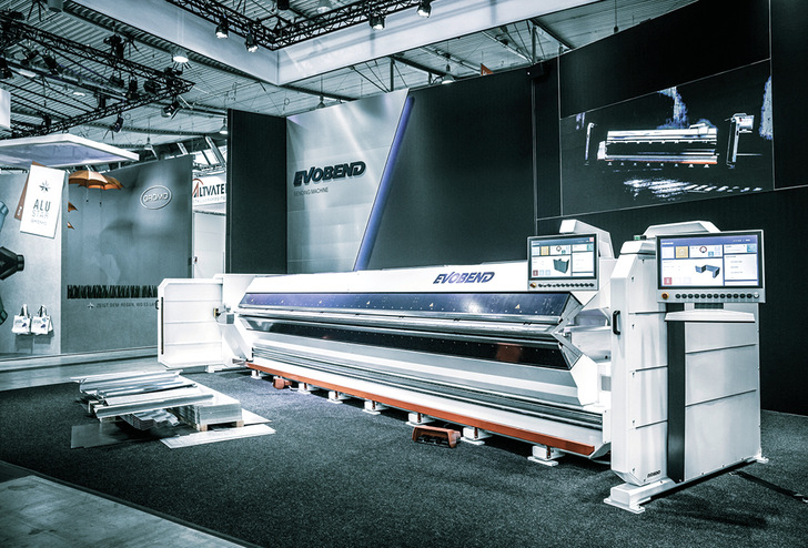 Die energieeffizienten Evobend-Langabkantmaschinen werden rein elektrisch betrieben