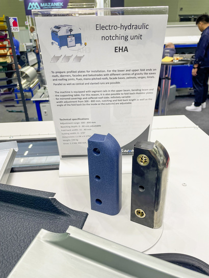 Schlebach präsentiert eine marktfertige Lösung zum Treiben von Aluminium-­Stehfalzprofilen für den Traufabschluss