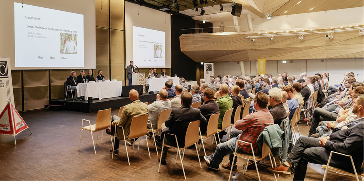 VDSS-Präsident René Fasler führt souverän durch die Veranstaltung - © Bild: BAUMETALL
