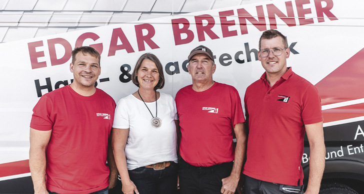 Vertreten zwei Firmen in einem Team: die Inhaber der Fachbetriebe Brenner Dach- & Fassadentechnik GmbH sowie der Brenner Haustechnik GmbH
