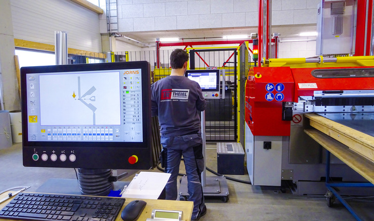 Die Werkstattabläufe der TR Flachdachbau GmbH sind durchgängig digitalisiert