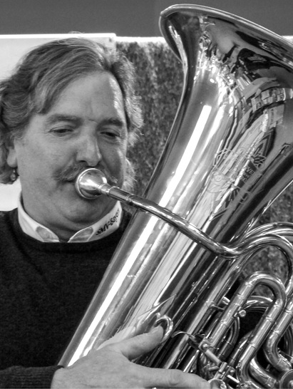 Stefan Neuhauser  †