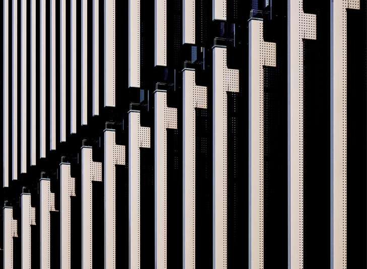 Elegante Linienführung an der Fassade des Körberhauses