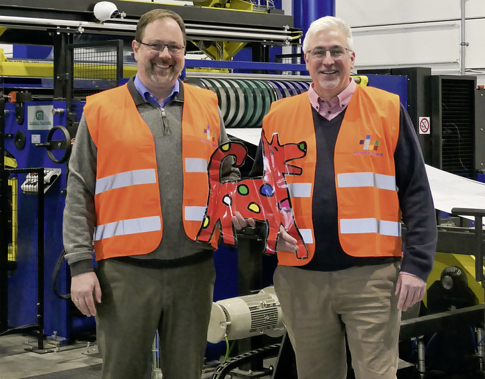 Geschäftsleiter Jens Wedell (links) und Prokurist Frank Klöck in der Lager- und Produktionshalle in Mannheim - © Bild: BAUMETALL
