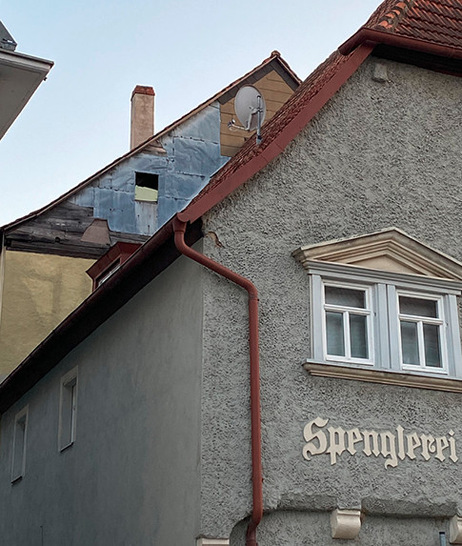 Kreative Giebelfassade