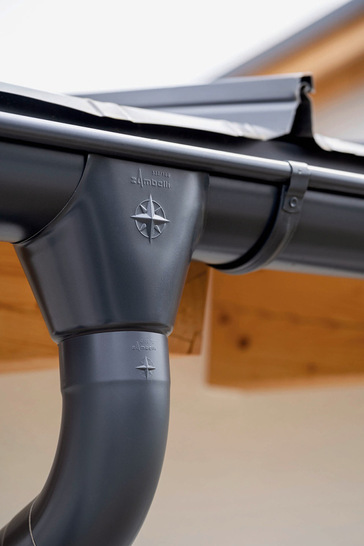 Erstmals auf der BAU: das ­farbbeschichtete Stahlsystem „Robust“ erhält ein umfassendes ­Systemupdate