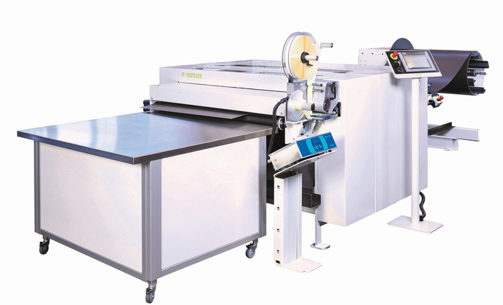 Die nuSlit von Forstner ist mit  wechselseitig angeordneten Spaltmesserpaaren ausgestattet