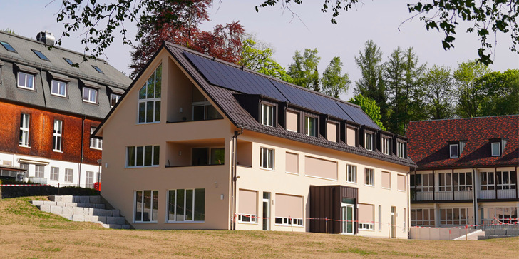 Blick auf die Ostseite des gelungenen Neubaus