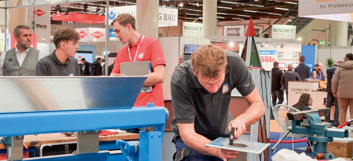 Deutscher Meister 2024: Quentin Gramm bei der Deutschen Meisterschaft im Klempnerhandwerk in Hamburg